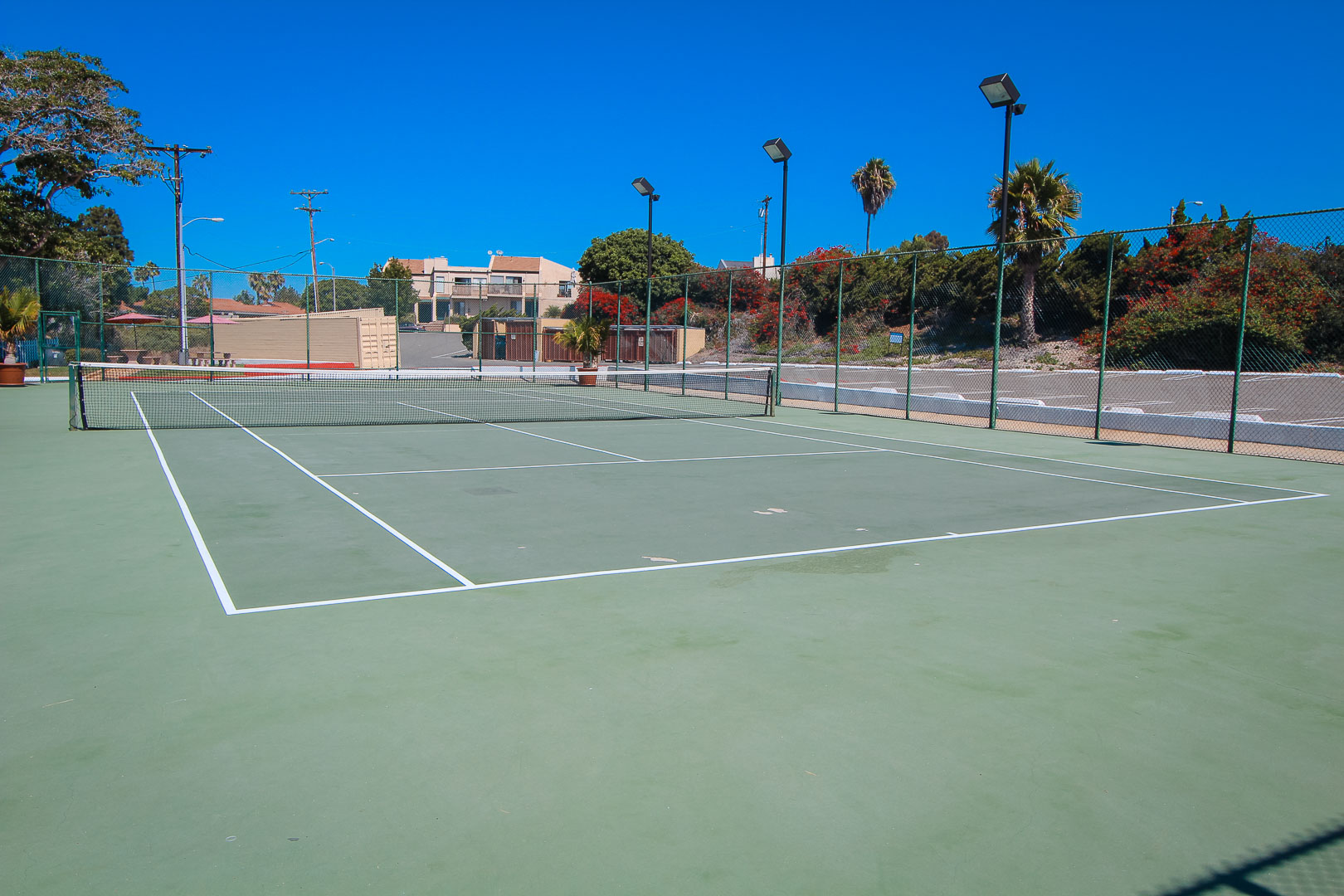 Outdoor tennis courts at VRI's San Clemente Inn in California.